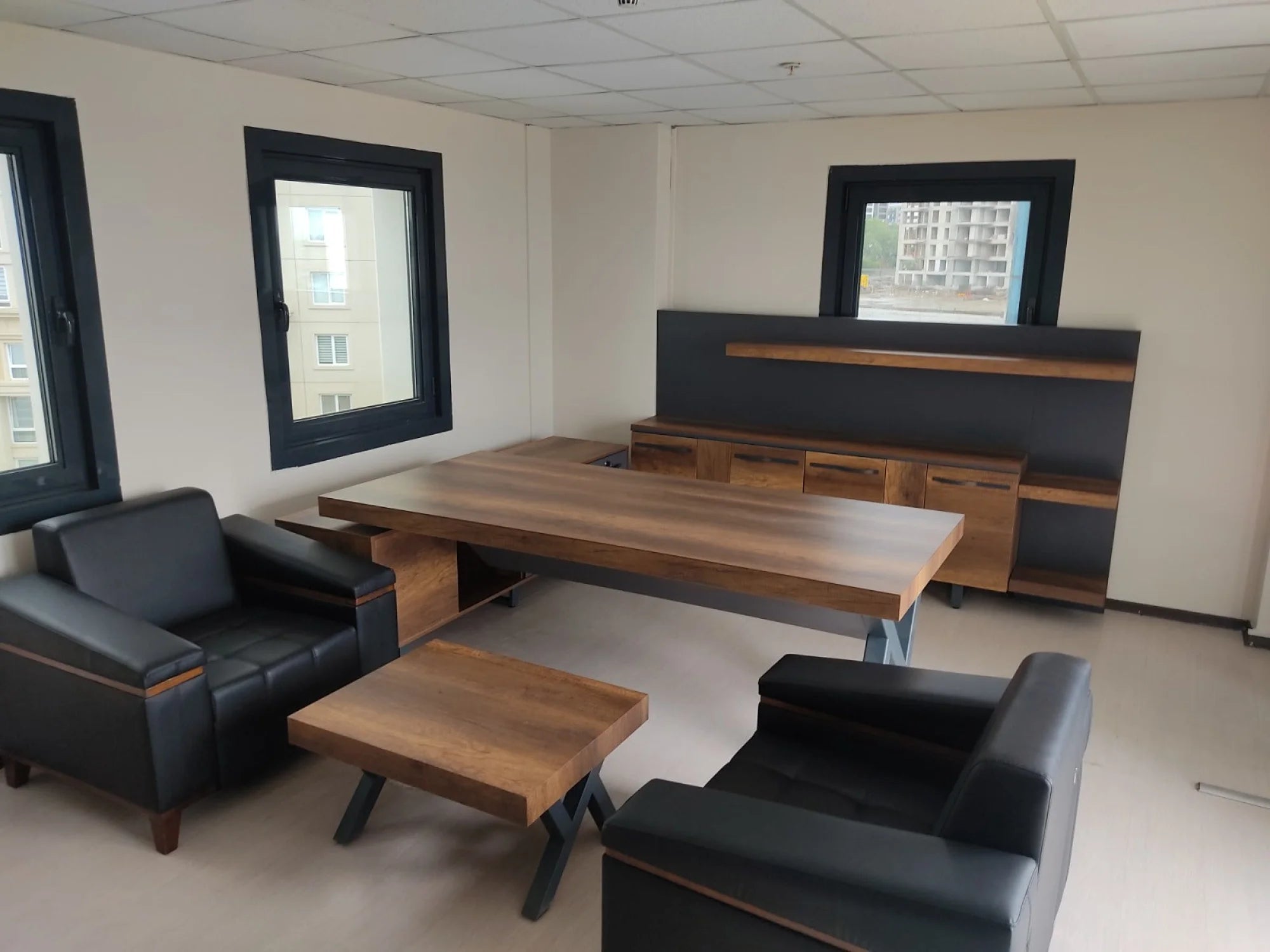 Endonezyalı Müşterimiz Ofis Mobilyaları ISTANBUL-TSI