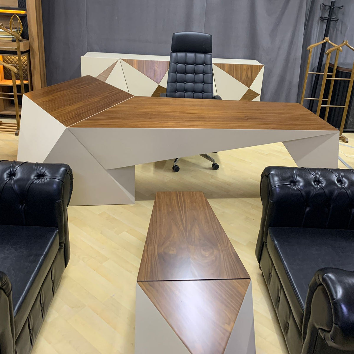 Tiran  Makam Ofis Takımı
