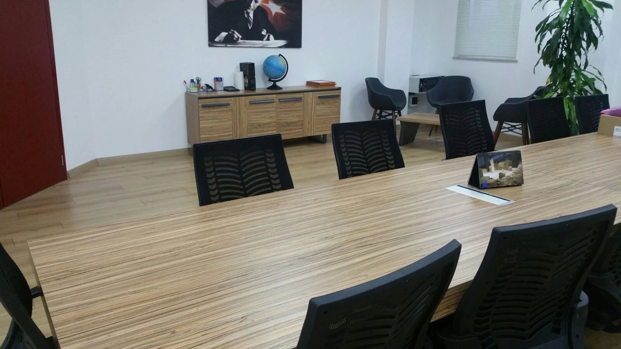 Uzun Masa Toplantı Odası Era Elektronik İstanbul Ofis Mobilya