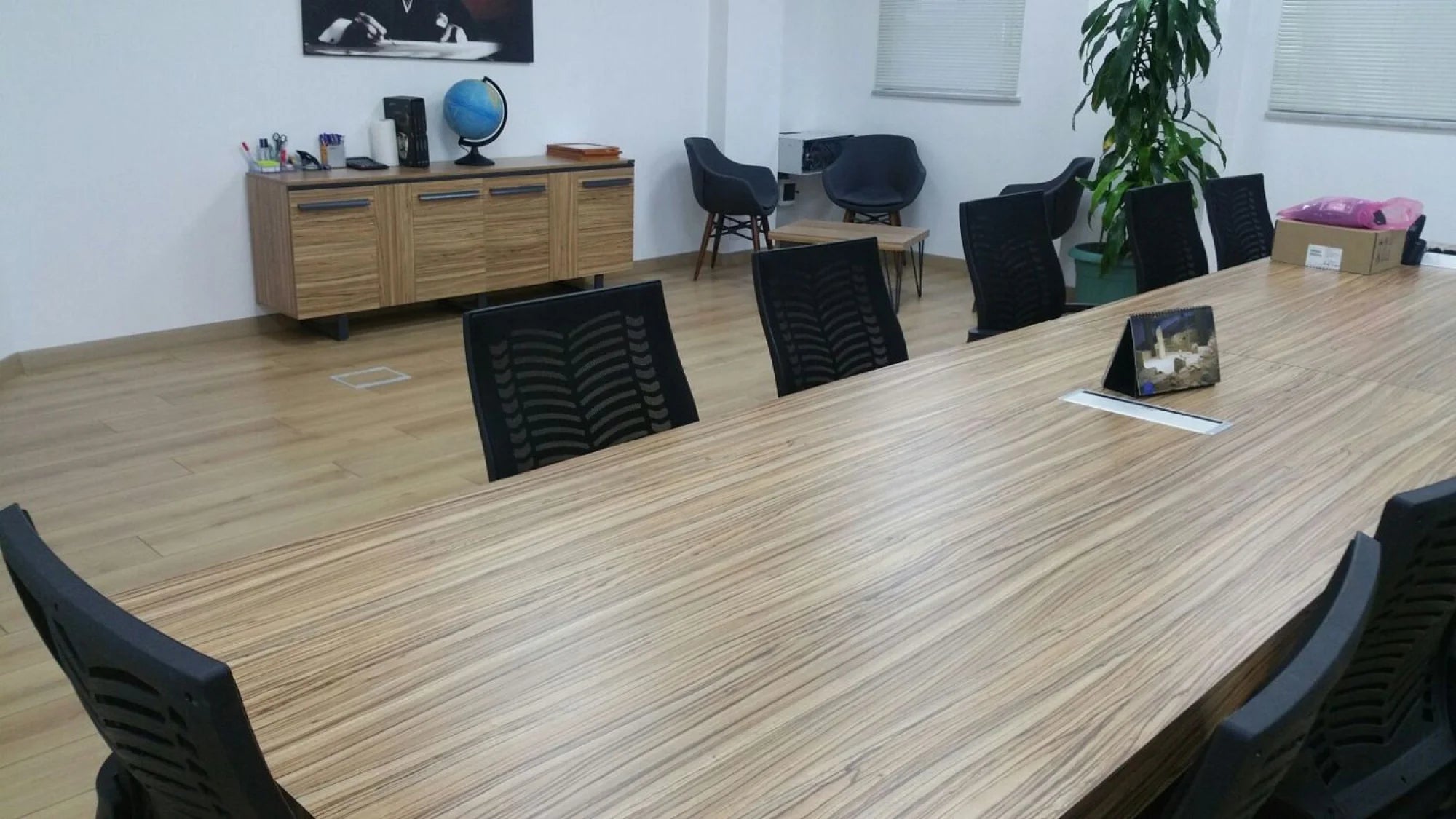 Uzun Masa Toplantı Odası Era Elektronik İstanbul Ofis Mobilya